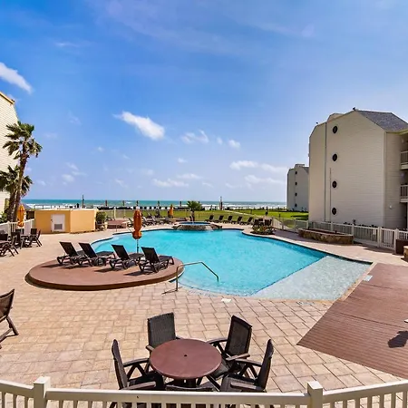 Perfect Condo, Room For Everyone! Beachfront Resort